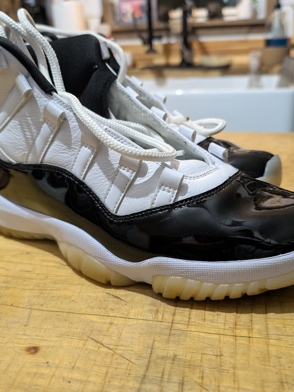 Men's Black and White Athletic Sneakers - Classic Two-Tone Style